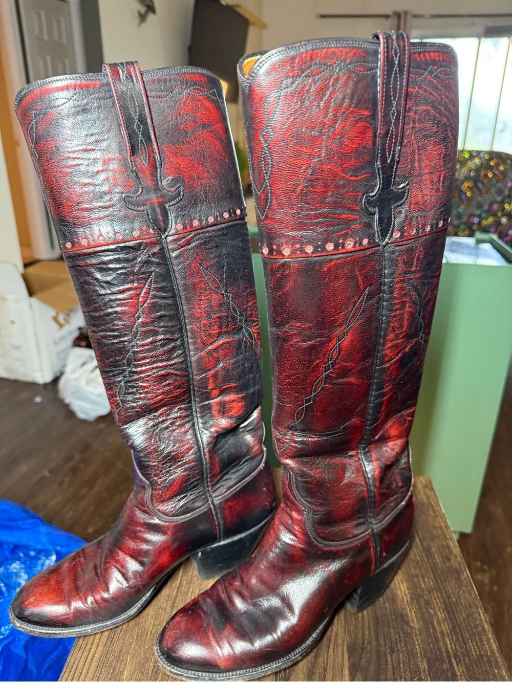 Vintage 1980 Lucchese San Antonio Cowboy Boots. Black Cherry Leather - size 6.5 - Picture 5 of 7